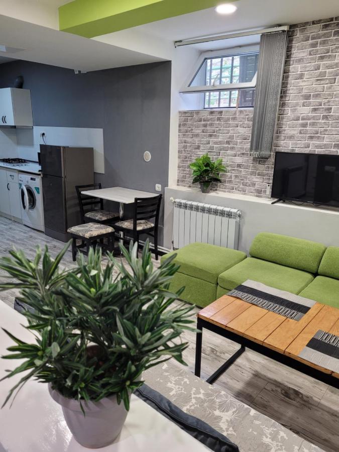 Дом 33 Возле Клиники Астхик Villa Yerevan Ngoại thất bức ảnh